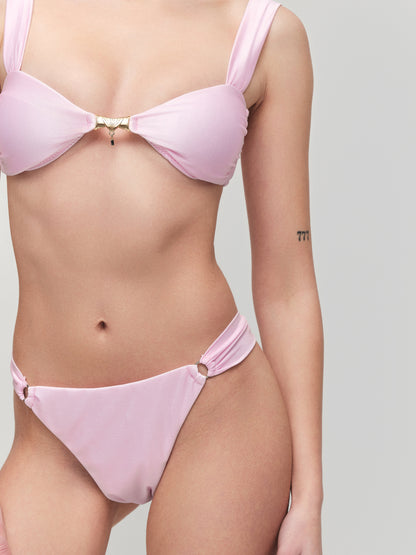 Thivalen Cindy Pembe Sandy Kumaşlı Ayarlanabilir Askılı Altın Kaplama Takı Detaylı İkili Bikini Takımı Ön Yakın Görünüm